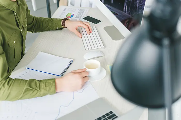 What is the difference between a web designer and a webmaster